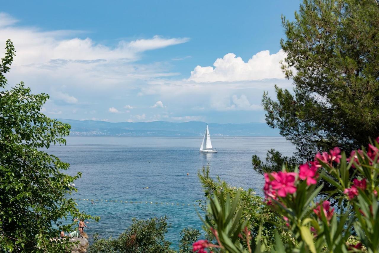 Beachfront Apartment Rosa Del Mar Jardin Mošćenička Draga Zewnętrze zdjęcie